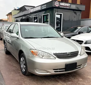 Toyota Camry LE 4dr Sedan (2.4L 4cyl 4A) 2004 Silver