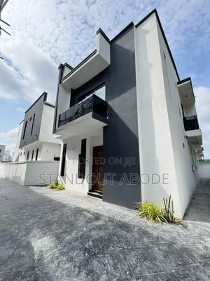 4bdrm Duplex in Inside An Estate In for sale