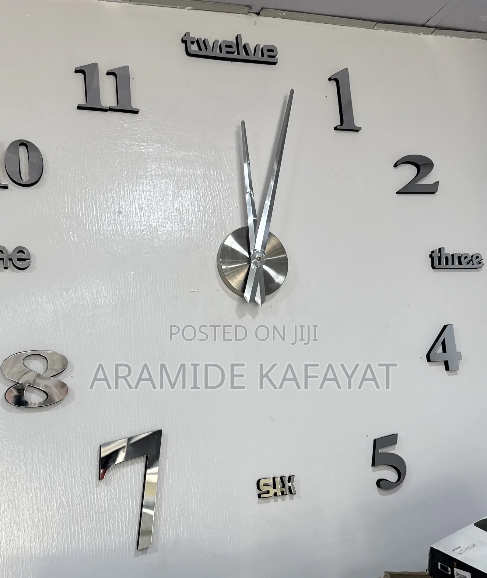 Vreaone Wall Clock