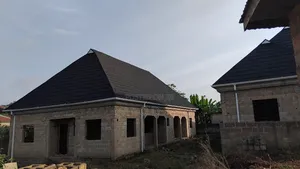 3bdrm Block of Flats in Oluyole for sale