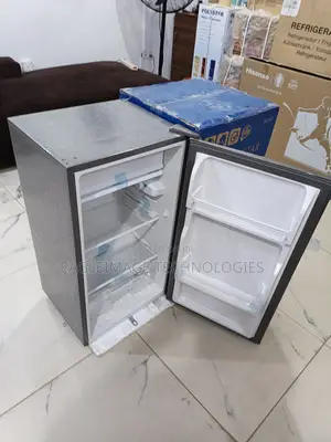 New Glamstar 90l Compact Refrigerator – Removable Shelves
