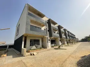 4bdrm Townhouse/Terrace in Jahi for sale