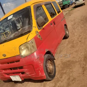 Daihatsu Hijet 2005 Yellow