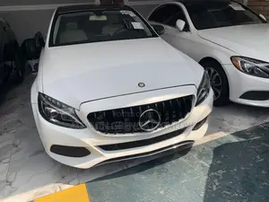 Mercedes-Benz C300 Luxury 4dr AWD 4Matic Sedan (2.0L 4cyl 7A) 2015