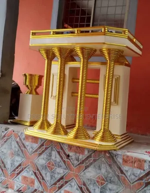 Morden Church Pulpit With Four Pillars