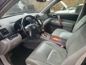 Toyota Highlander Limited 2010 Gray