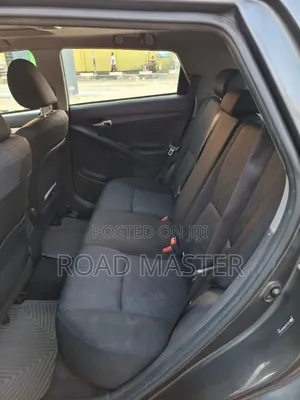 Toyota Matrix S Hatchback AWD (2.4L 4cyl 4A) 2010 Gray