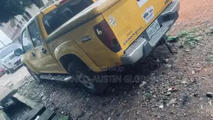GMC Canyon Crew Cab 3.5 4WD 2006 Yellow