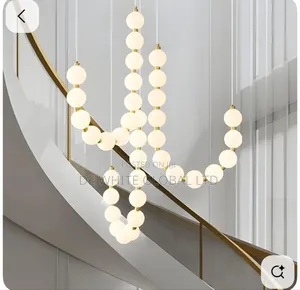 Classical Pearl Necklace Light