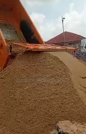 Sharp Sand Full 30 Ton