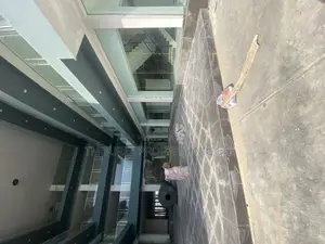 Showroom for Rent at Lakowe