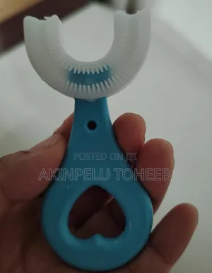U-Shaped Toothbrush for Children, Infants and Toddlers Aged 2-12