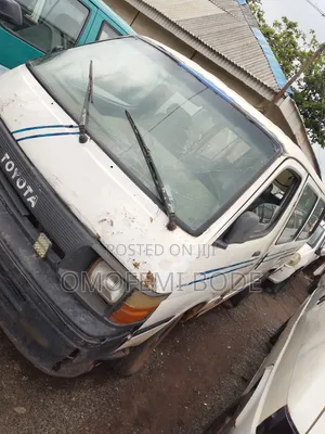 Toyota HiAce 1999 White