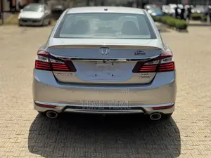 Honda Accord Touring V6 4dr Sedan FWD (3.5L 6cyl 6A) 2017 Silver