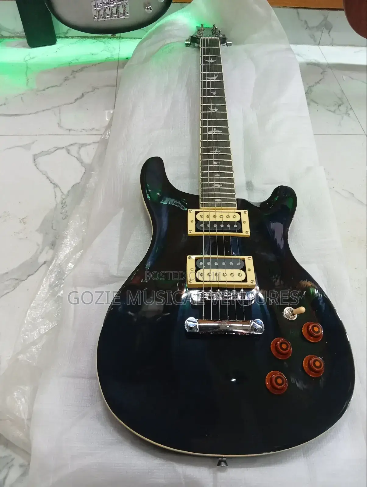 Fender 6 Strings Electric Guitar With Amazing Sound