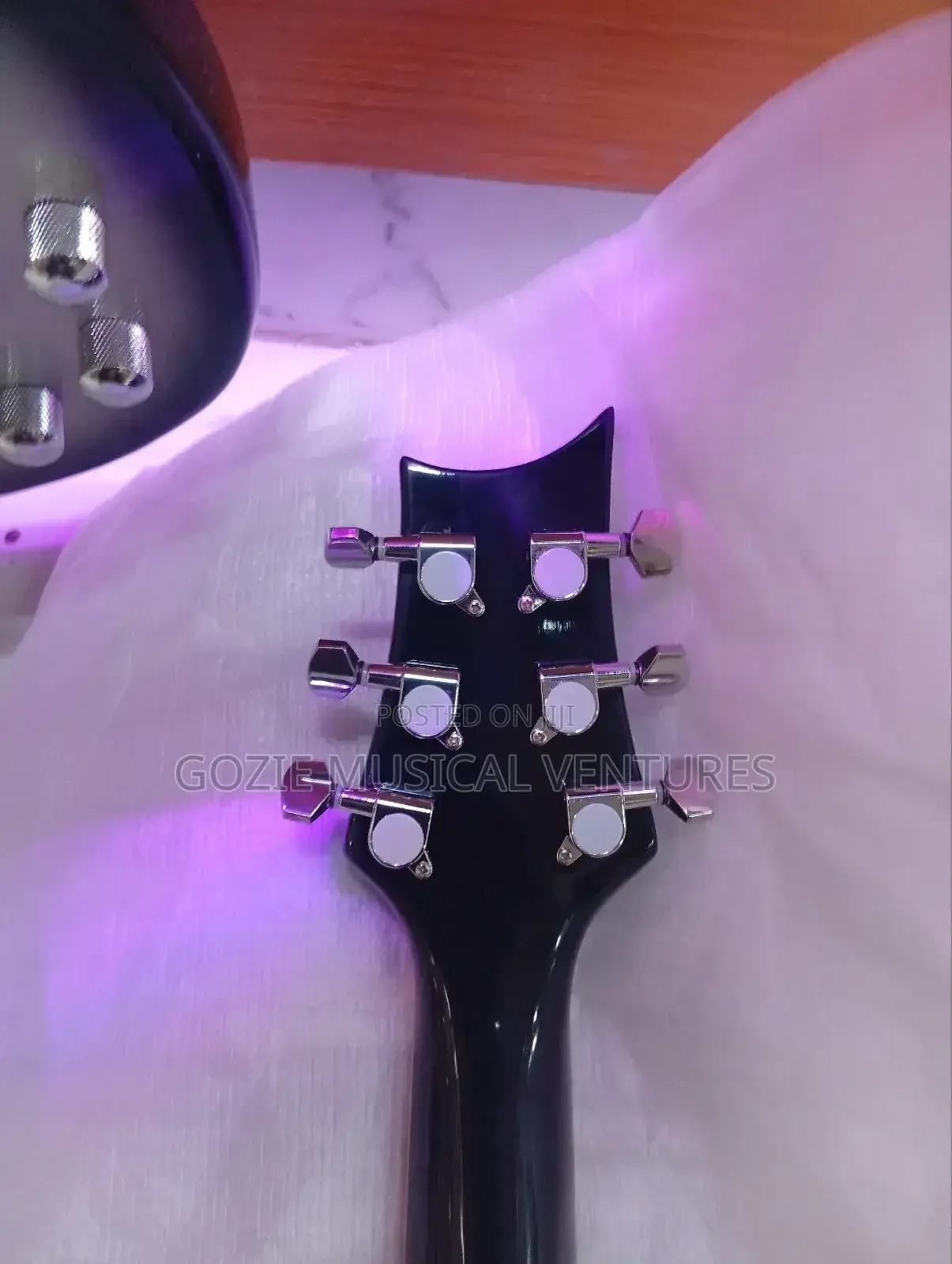 Fender 6 Strings Electric Guitar With Amazing Sound