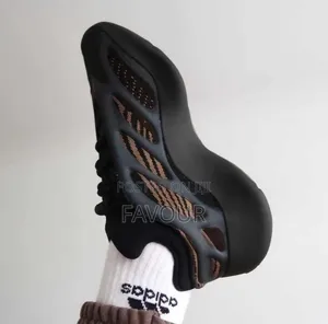 Yeezy 700 V3