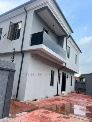 4bdrm Duplex in Allen Avenue for sale