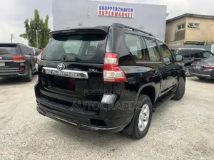 Toyota Land Cruiser Prado 2011 Black