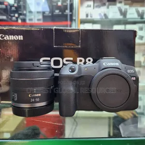 Canon Eos R8+ Rf 24-50mm F4.5- 6.3 Is STM Kit
