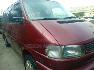 Volkswagen Transporter 2000 Red