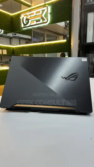 Laptop Asus ROG Zephyrus G16 16GB Intel Core i7 SSD 1T