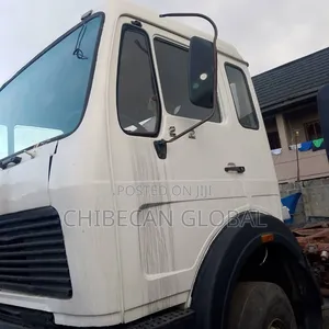 Mercedes Benz 2232 Truck (Cab and Chasis) 10 Tyres V10 Tokunbo