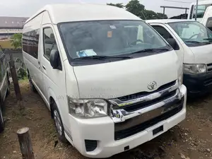 Toyota HiAce 2018 White