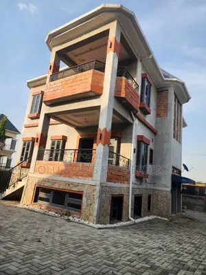 4bdrm Duplex in Gold City Estate, Lugbe District for rent