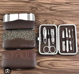 Manicure Set, Pedicure Kit 7-in-1 Manicure Kit.