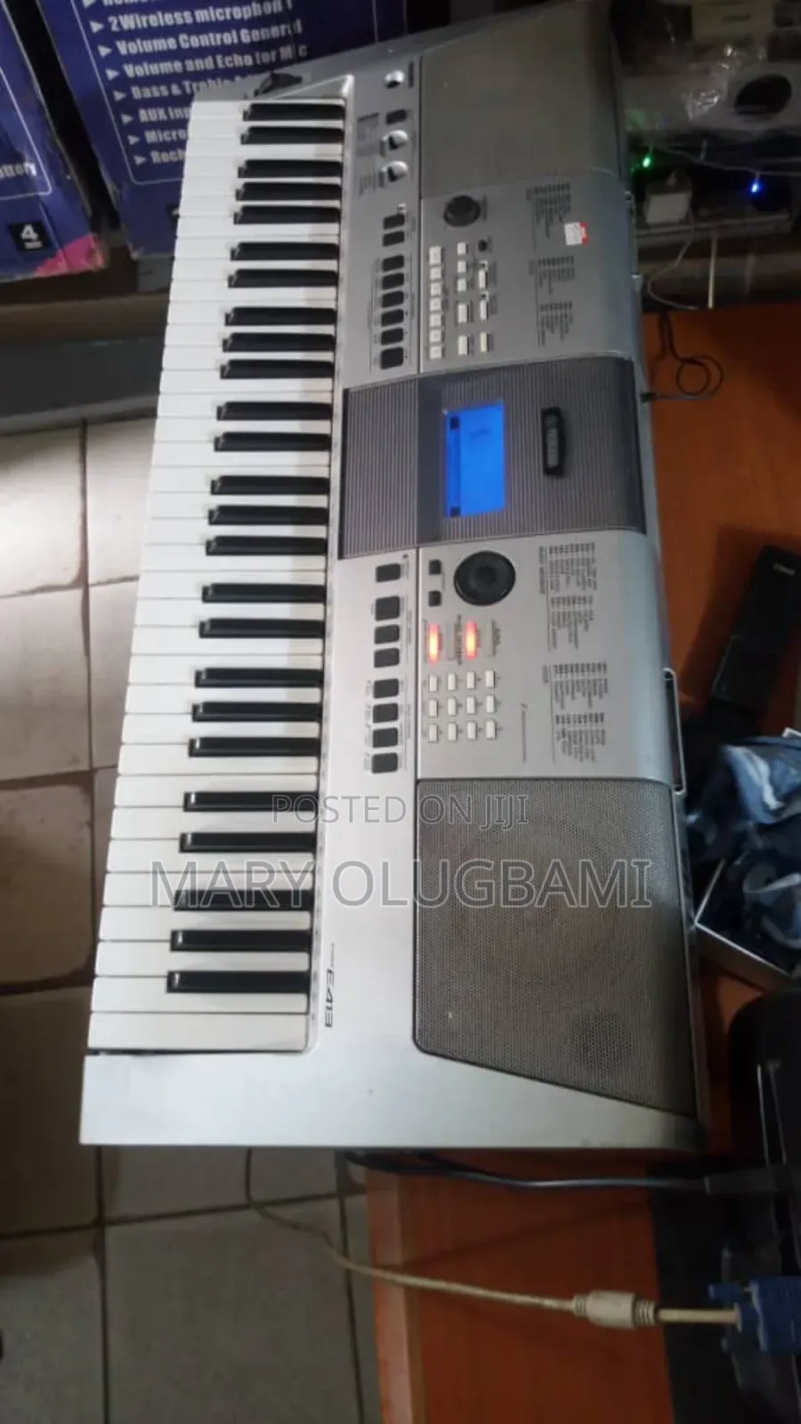 Yamaha PSR E413