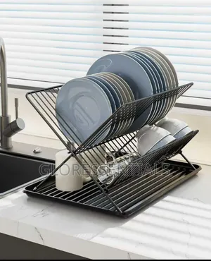 Minimalist Plate Rack