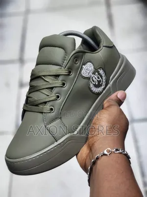 High Quality Sneakers
