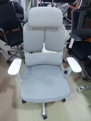 Matrix Swivel Chair With Headrest