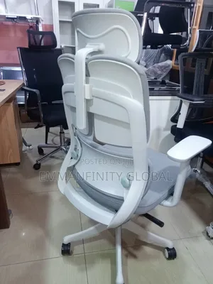 Matrix Swivel Chair With Headrest
