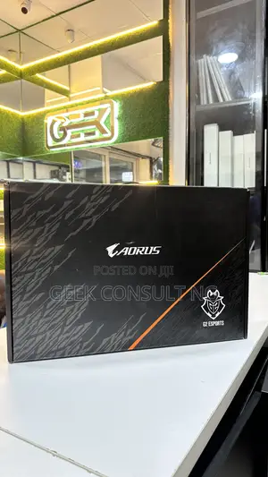Laptop Gigabyte AORUS 17G 32GB Intel Core i7 SSD 512GB