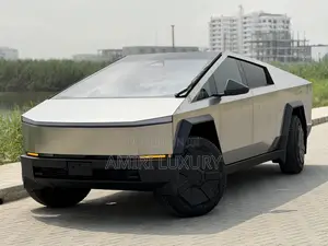 Tesla Cybertruck Cyberbeast AWD 2025 Gold