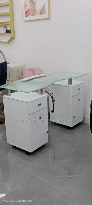 Double Drawl Manicure Table 005b