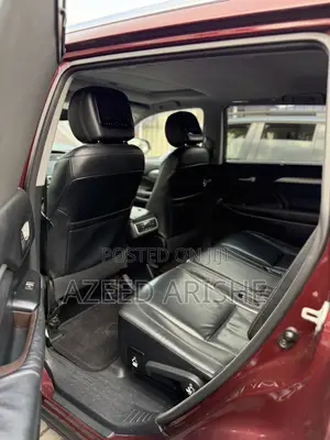 Toyota Highlander XLE 4dr SUV AWD (3.5L 6cyl 6A) 2015 Red