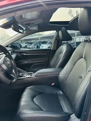 Toyota Camry XSE FWD (2.5L 4cyl 8AM) 2018 Red