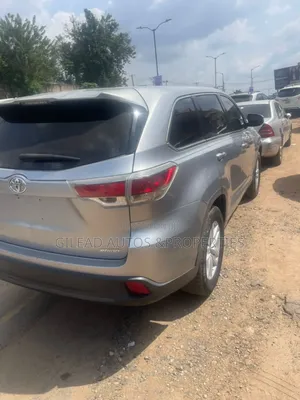Toyota Highlander LE 4x2 (2.7L 4cyl 6A) 2016 Silver