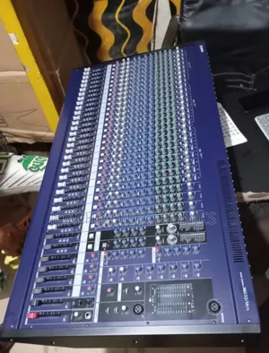 Original Yamaha Professional Mg32 Channels Mixer