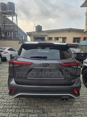 Toyota Highlander XSE 2022 Gray