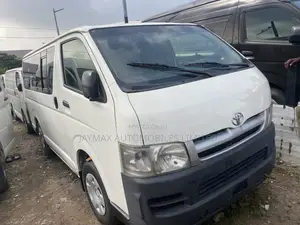 Toyota HiAce 2012 White