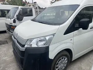 Toyota HiAce 2021 White