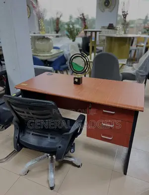 Hard Wood Office Table With Drawers