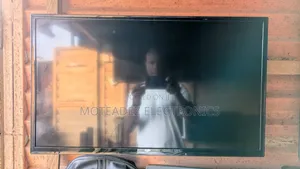 Uk Used Bush 32" Uhd Smart Led Tv With Remote Control
