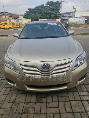 Toyota Camry 2011 Gold