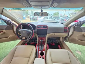 Honda Accord 2004 Gold