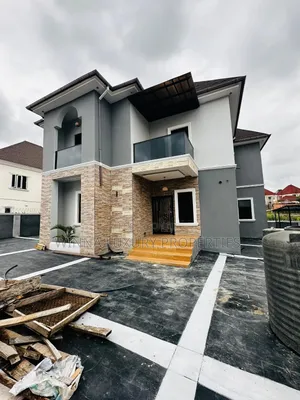 4bdrm Duplex in Penthouse Estate, Lugbe District for sale